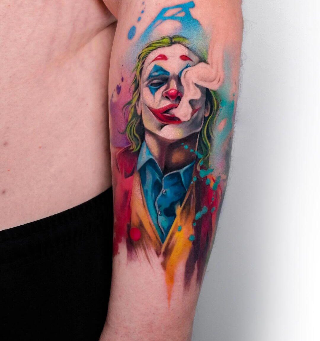 tatuaggio joker stile illustrativo a colori