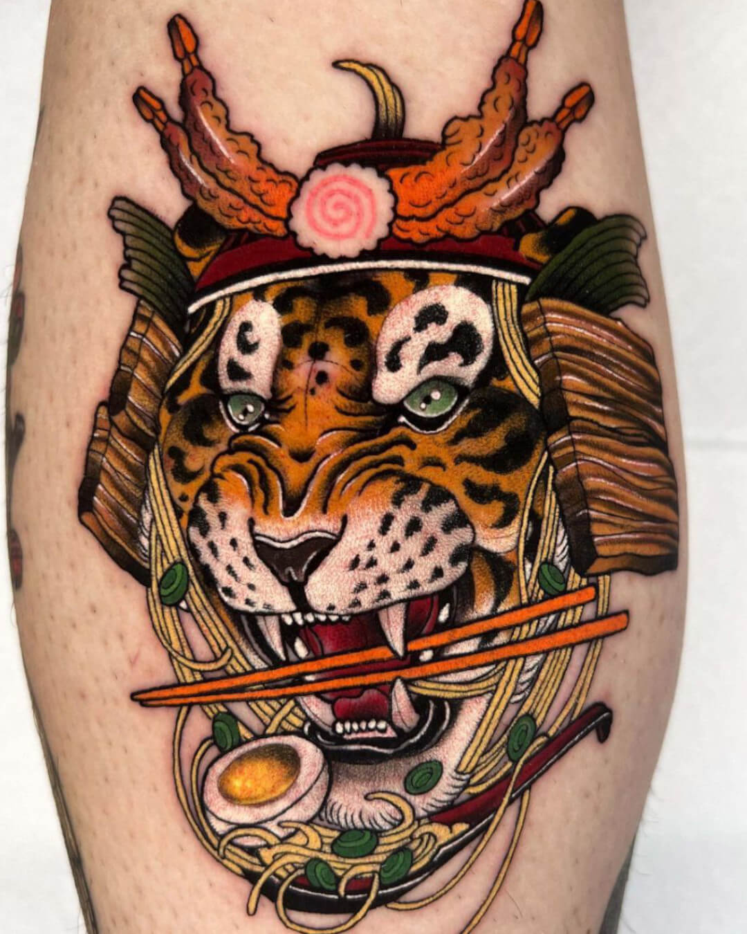 tatuaggio tigre elmo samurai