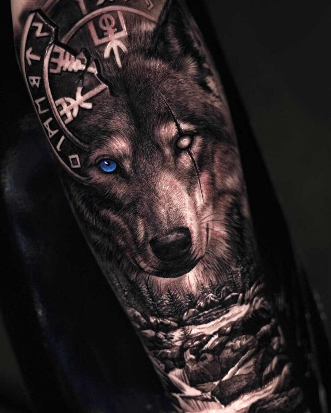 Tatuaggio lupo realistico