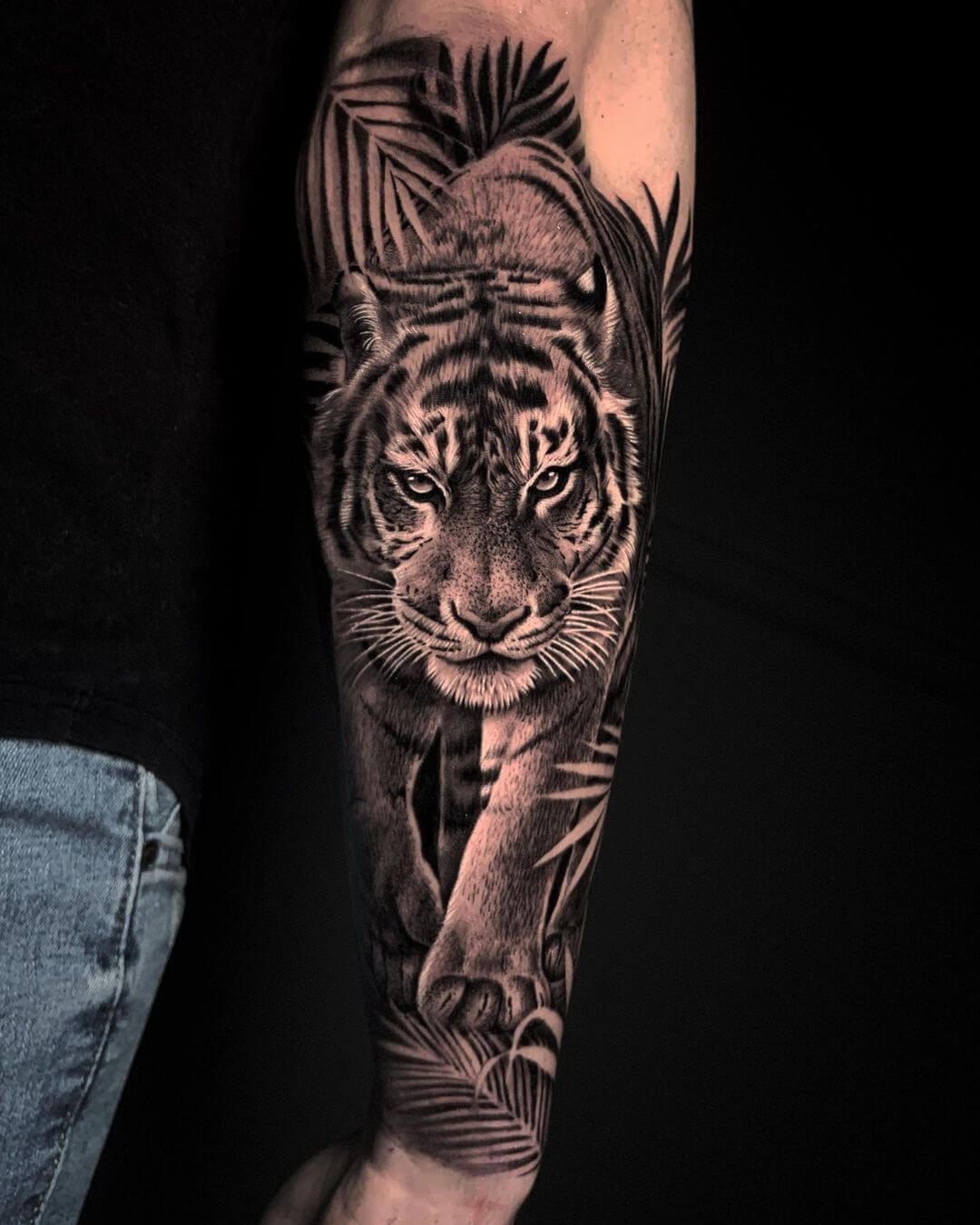 tatuaggio tigre giungla