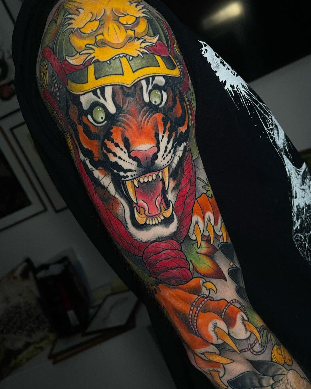 tatuaggio tigre colorata