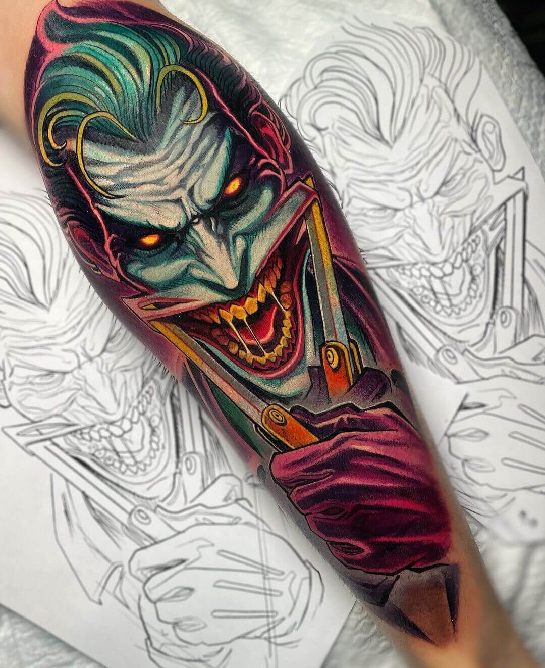 tatuaggio joker cartoon gamba
