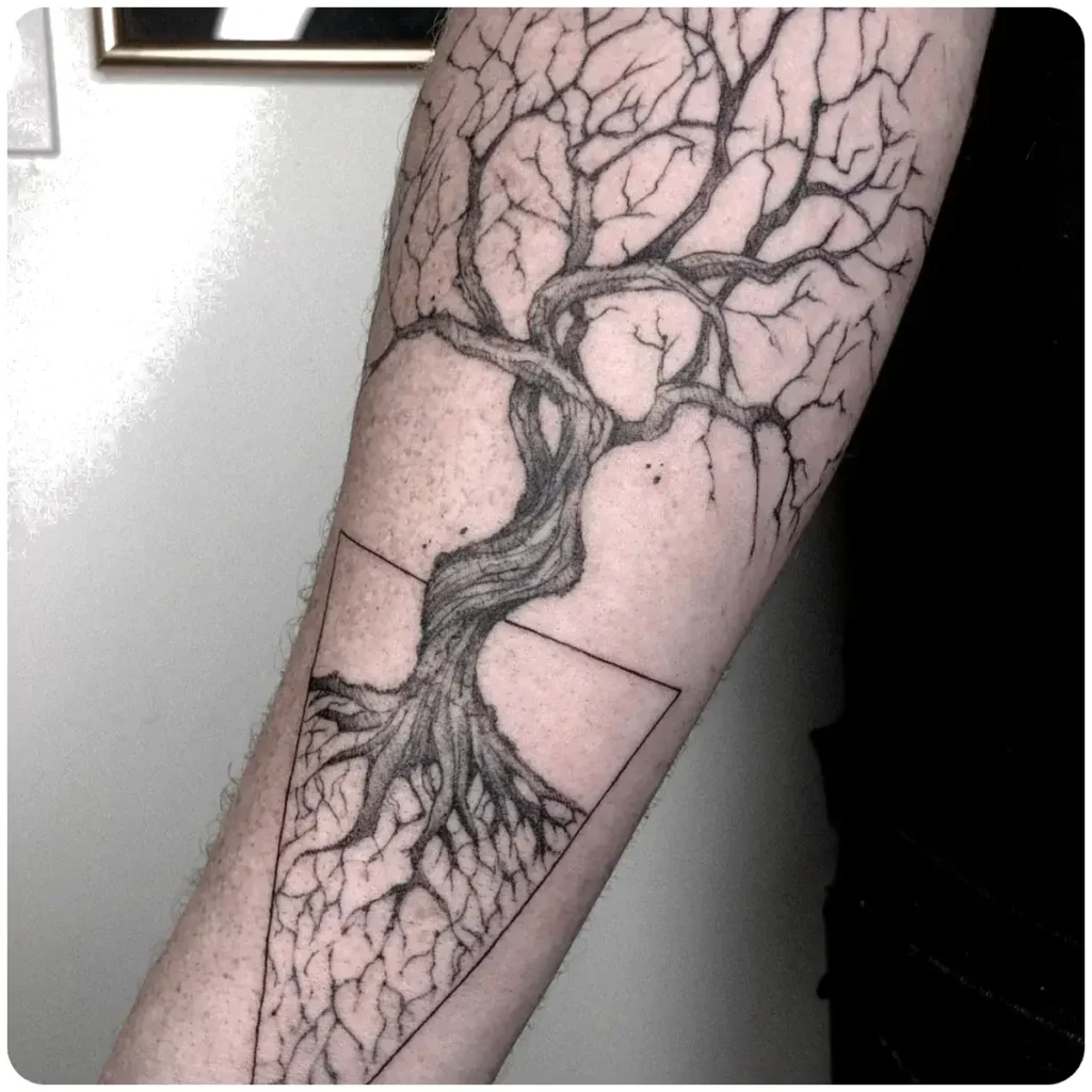 tatuaggio albero della vita secco