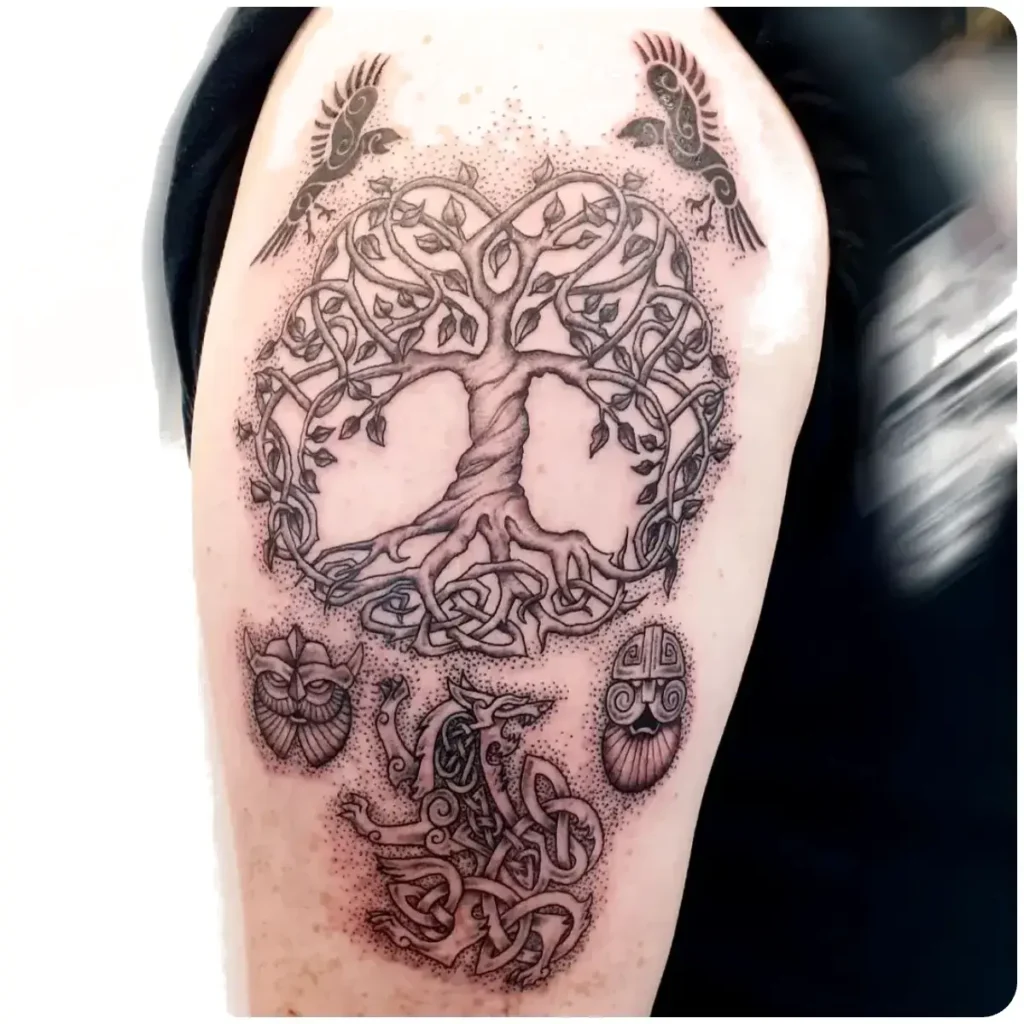 tatuaggio albero della vita vichingo