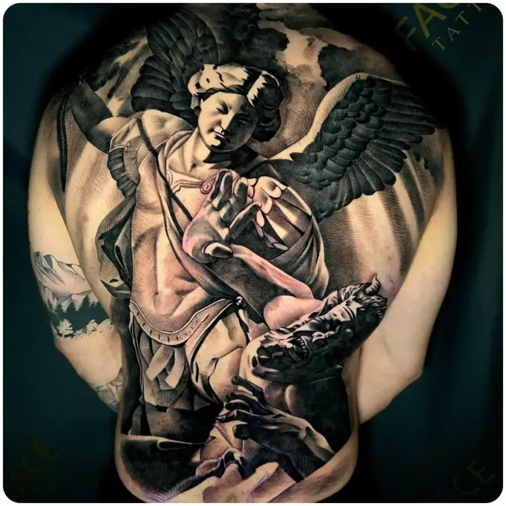 tatuaggio angelo schiena
