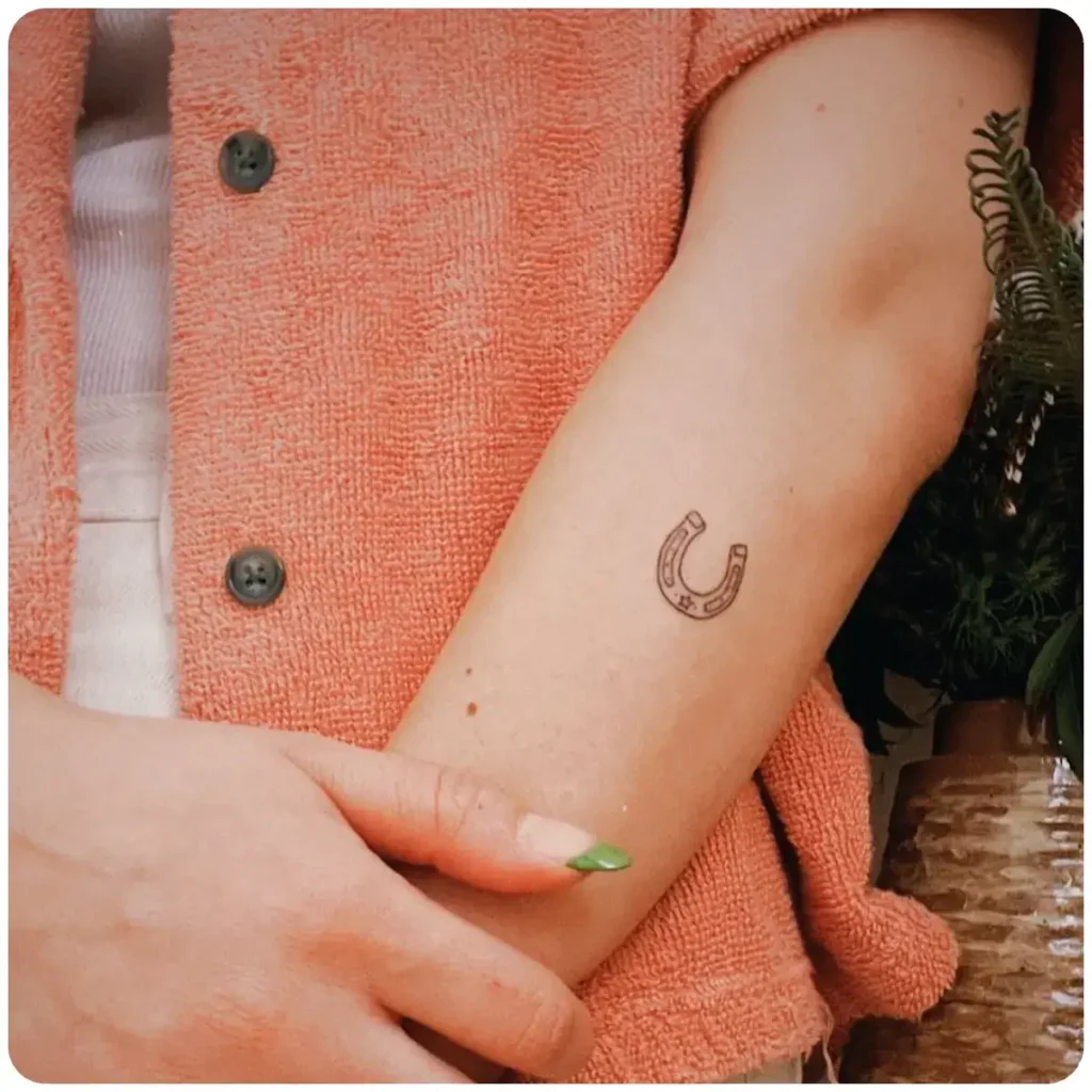 tatuaggio ferro di cavallo mini