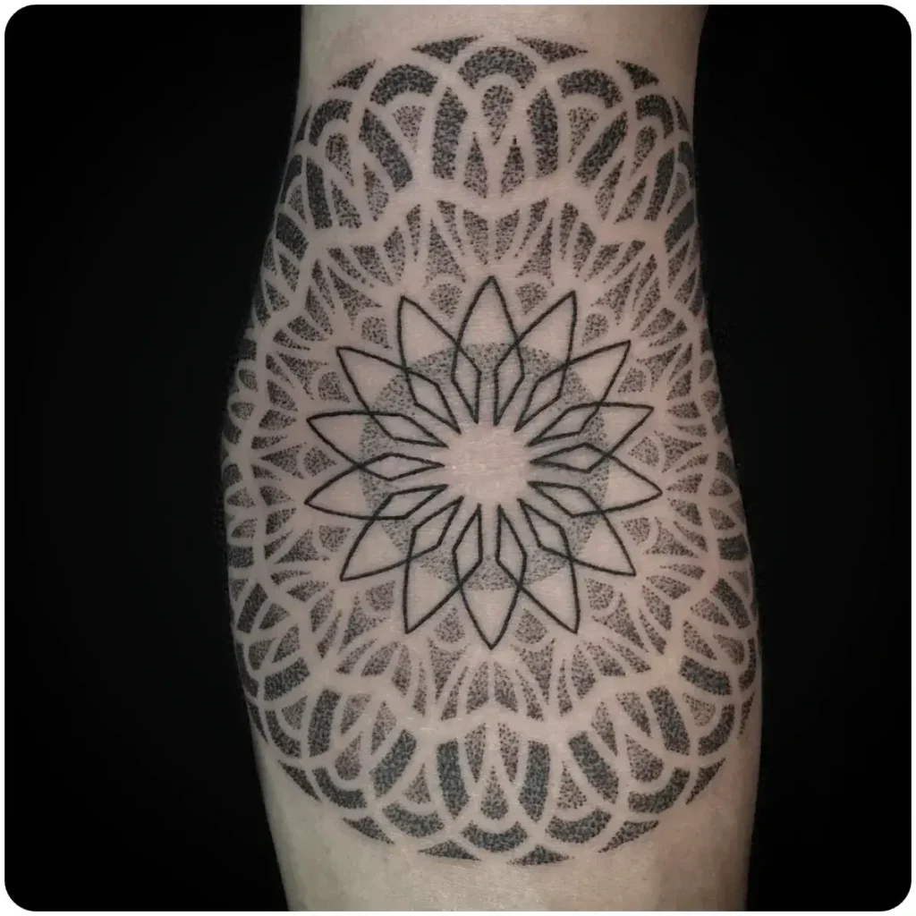 tatuaggio mandala cerchio