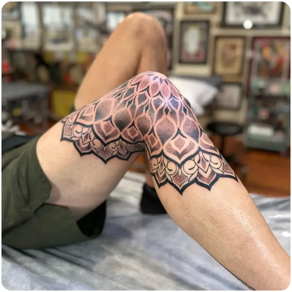 tatuaggio mandala ginocchio