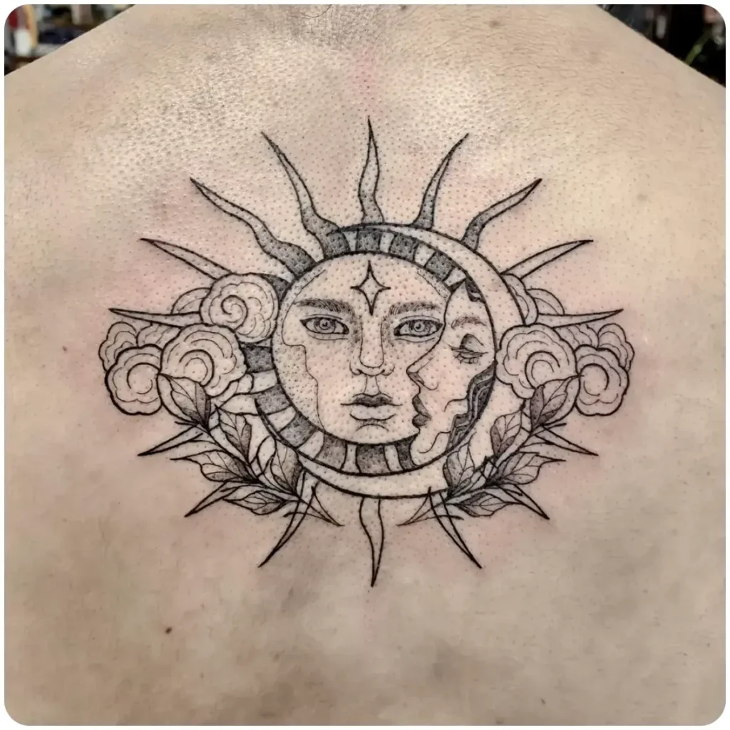 tatuaggio sole e luna schiena