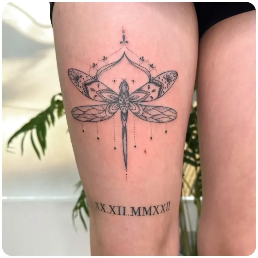 tatuaggio mandala libellula