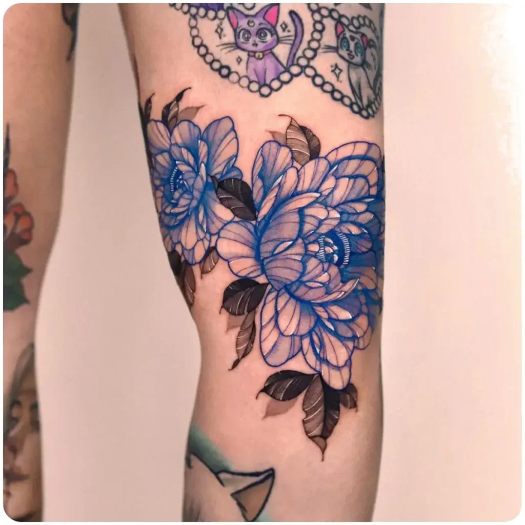 tatuaggio peonia blu