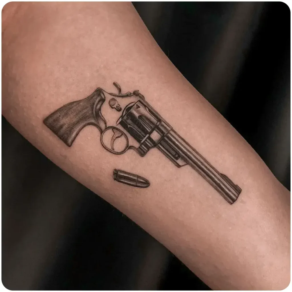 tatuaggio pistola pallottola
