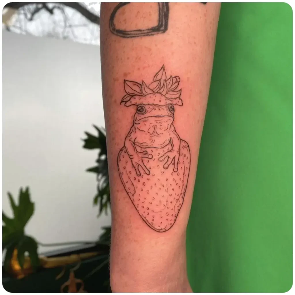 tatuaggio rana fragola