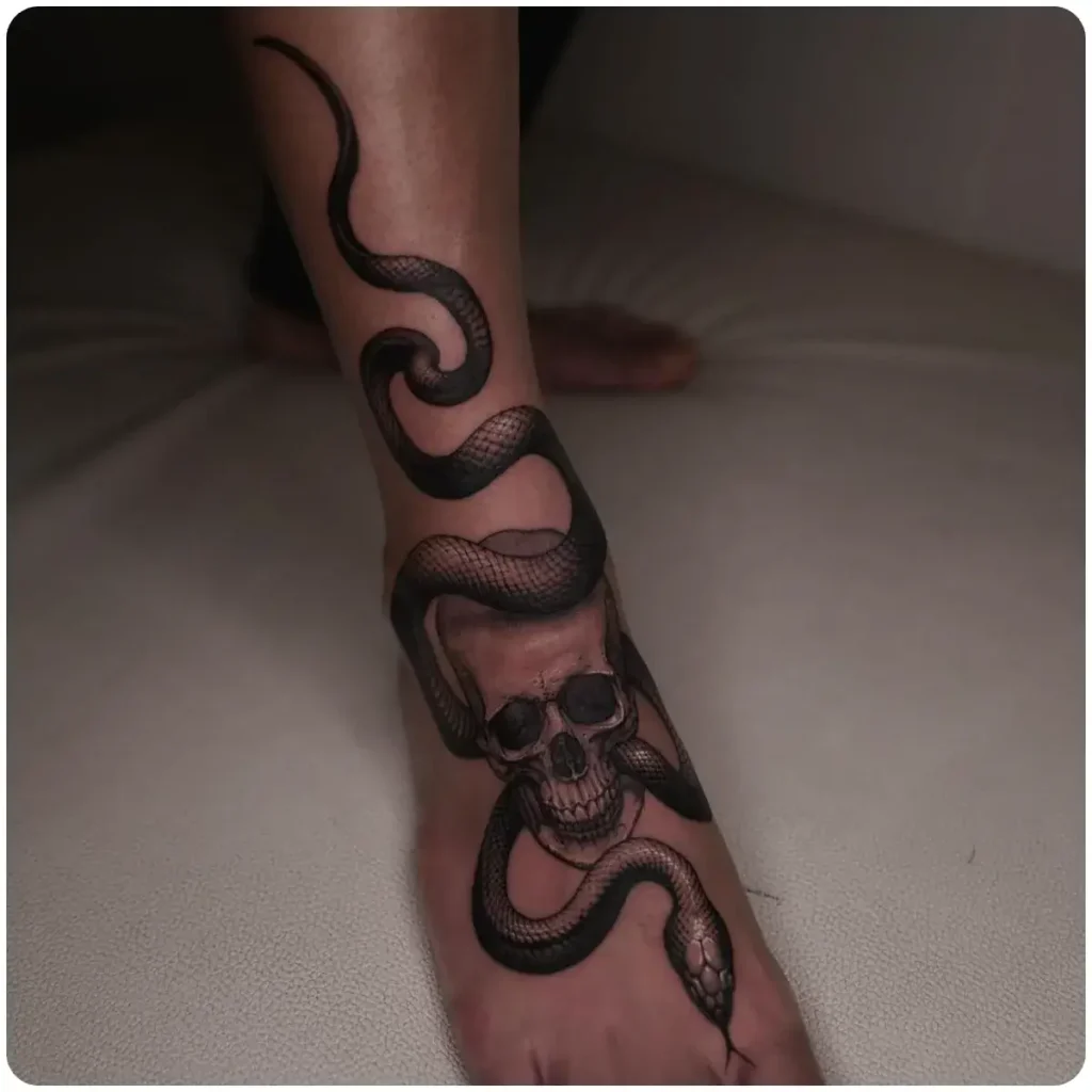 tatuaggio teschio piede