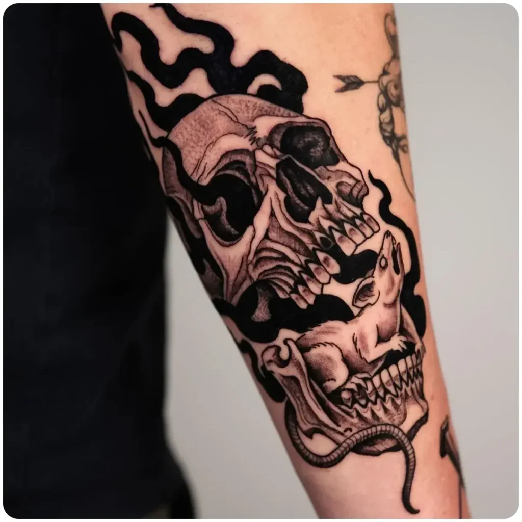 tatuaggio teschio uomo